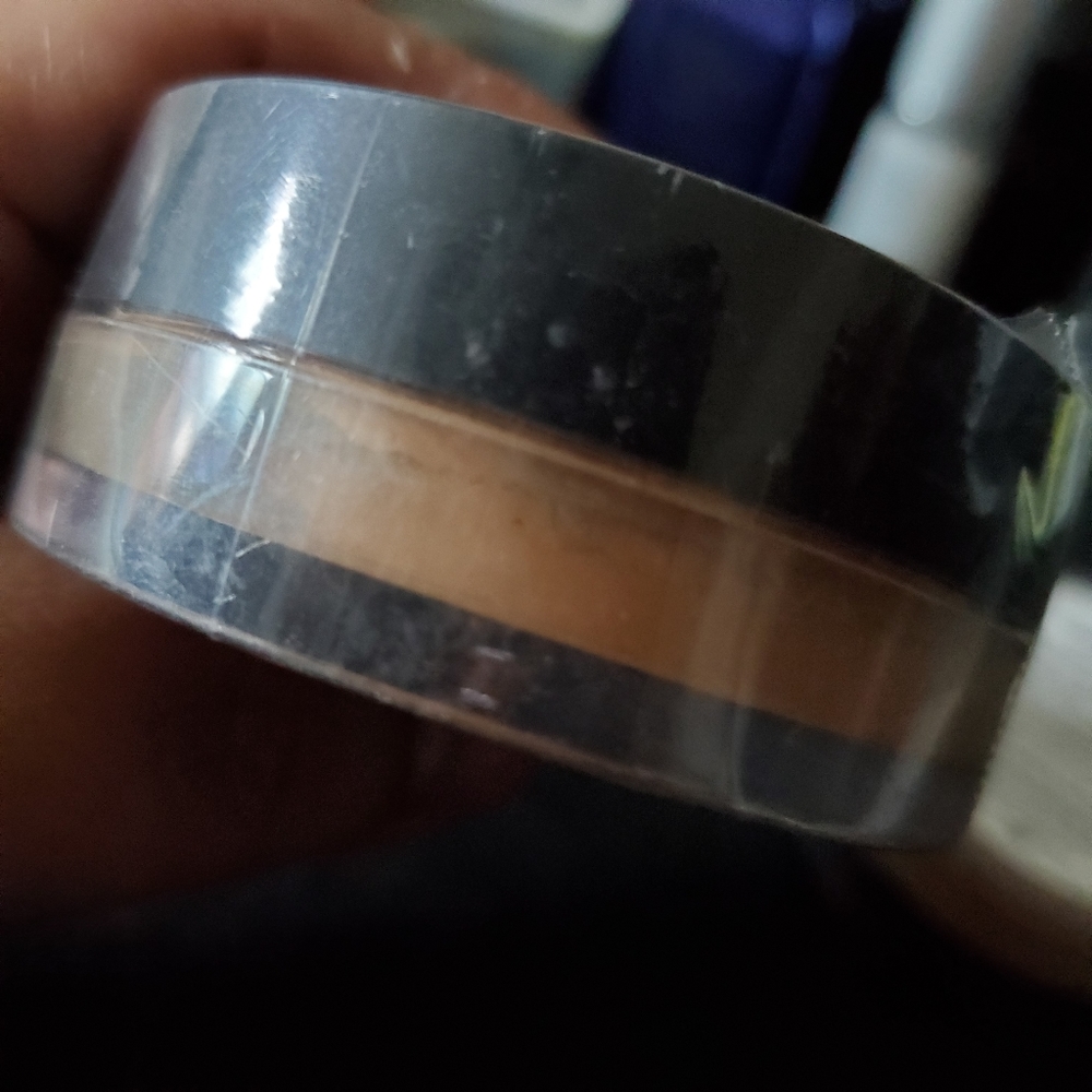 NEW MILANI Translucent POWDER. - Picture 4 of 8